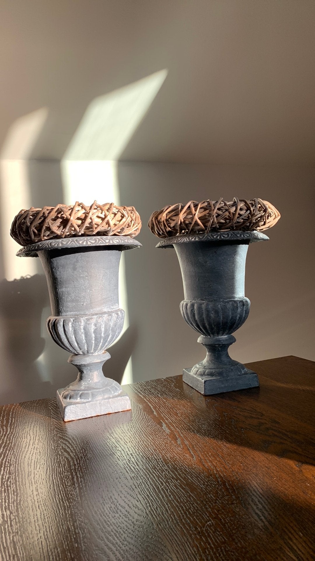 Set 2 Franse Louvre tuinvazen, Ophalen, Zo goed als nieuw