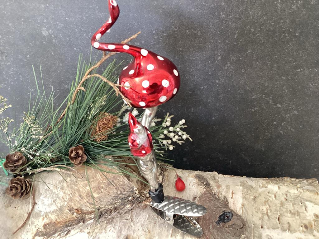 Oude kerst paddenstoel met kabouter, Ophalen of Verzenden
