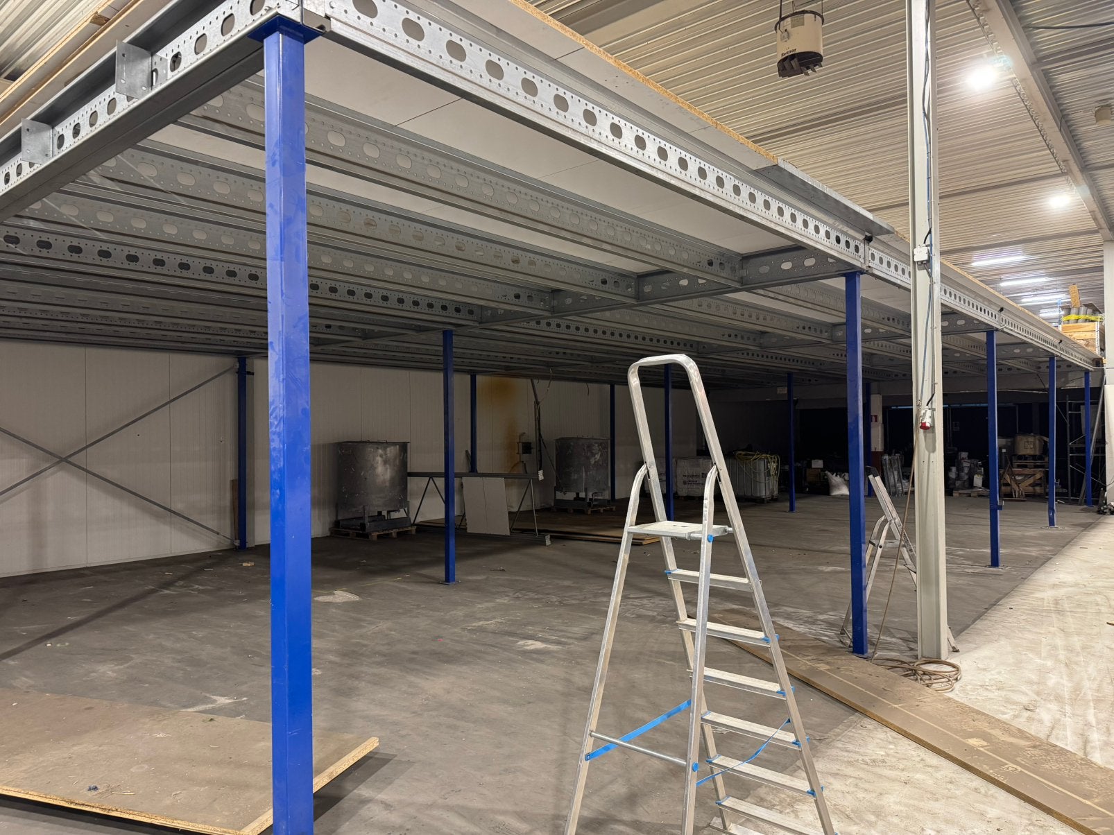 210m2 entresol, verdiepingsvloer, mezzanine, entresolvloer, Ophalen, Zo goed als nieuw, 75 m² of meer, Overige typen
