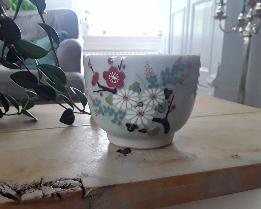 Japanse saké - sake kom - kommetje, Keramiek, Ophalen of Verzenden, Zo goed als nieuw, Kom(men)