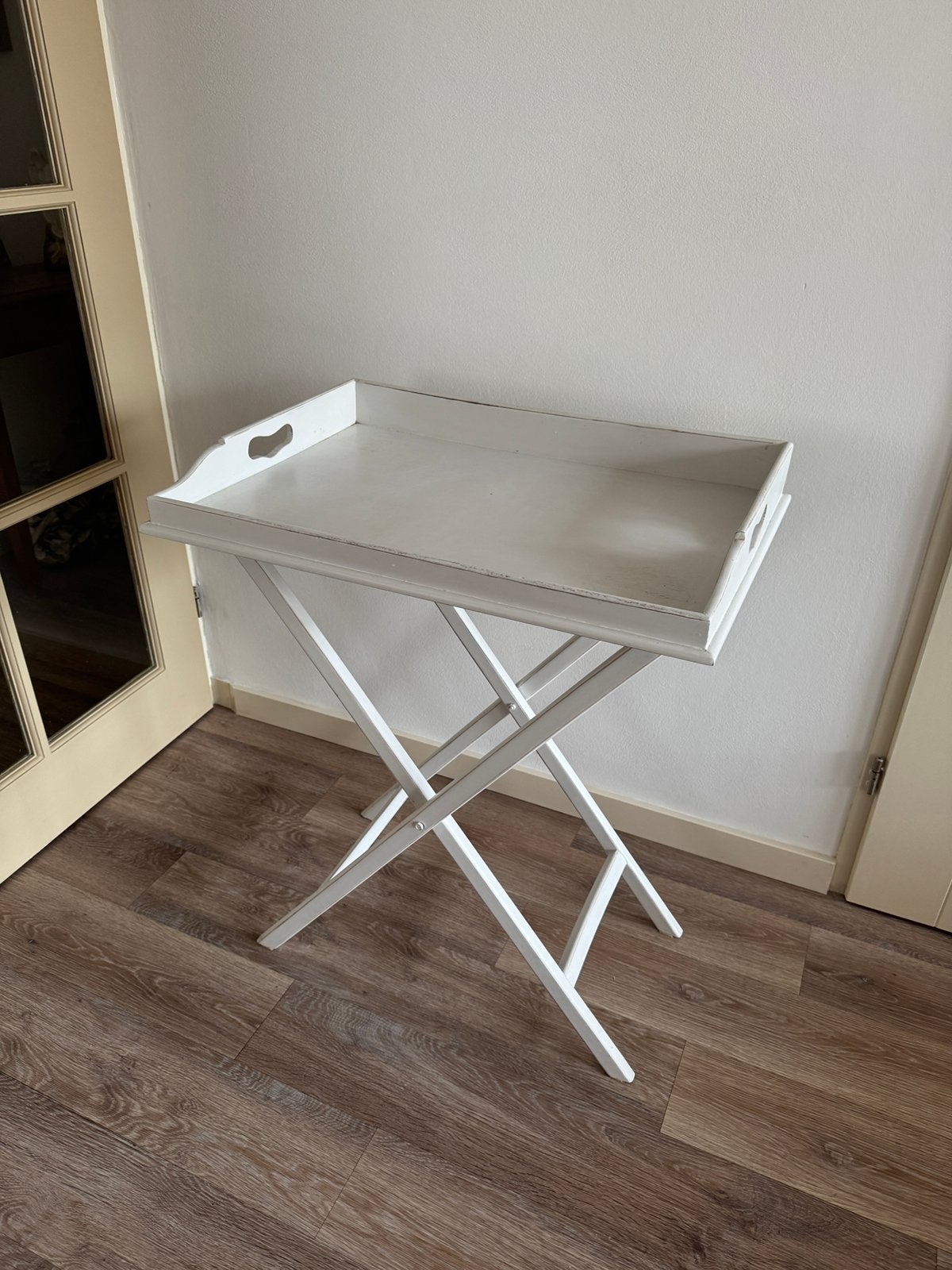 Sfeervolle houten butlertray. Afneembaar dienblad. Kwaliteit, Ophalen of Verzenden, Zo goed als nieuw, Hout, Met handvatten