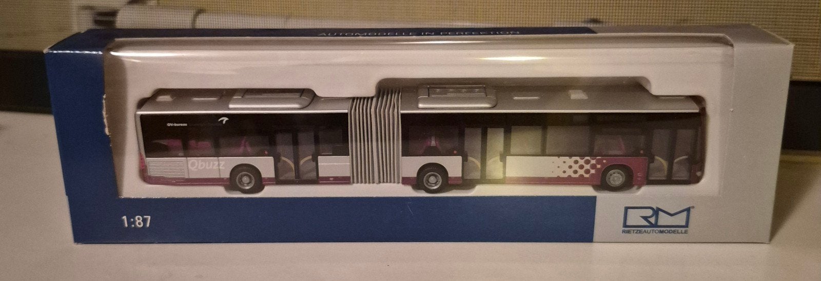 Qbuzz gelede bus rood/grijze Mercedes schaalmodel, Hobby en Vrije tijd, Ophalen of Verzenden, Nieuw, Bus of Vrachtwagen, Rietze