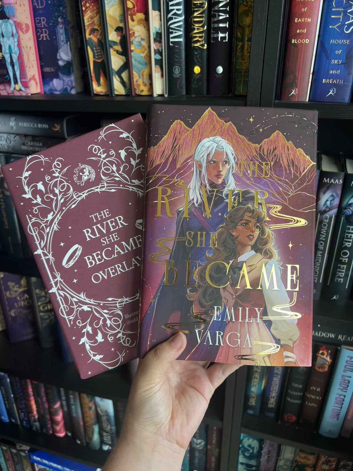 The River She Became - Emily Varga - FairyLoot + Overlays, Ophalen of Verzenden, Nieuw