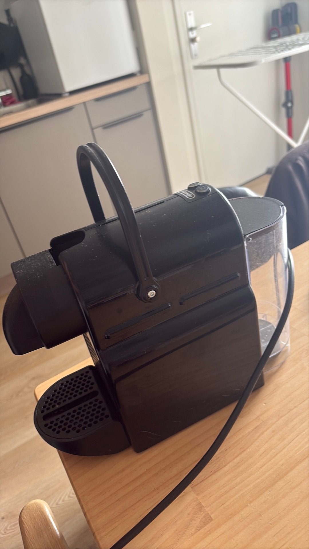 Nespresso koffiepadmachine - Zo goed als nieuw, Witgoed en Apparatuur, Koffiezetapparaten, Ophalen, Koffiemachine, Zo goed als nieuw