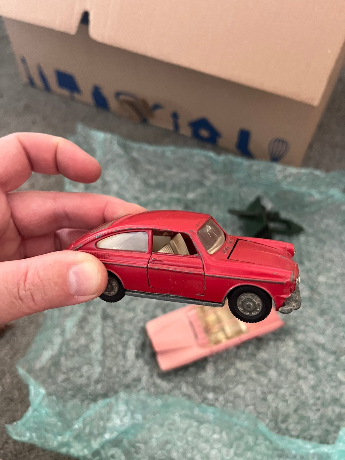 Dinkytoys Volkswagen 1600 TL Fastback, Ophalen of Verzenden, Gebruikt, Auto, Dinky Toys
