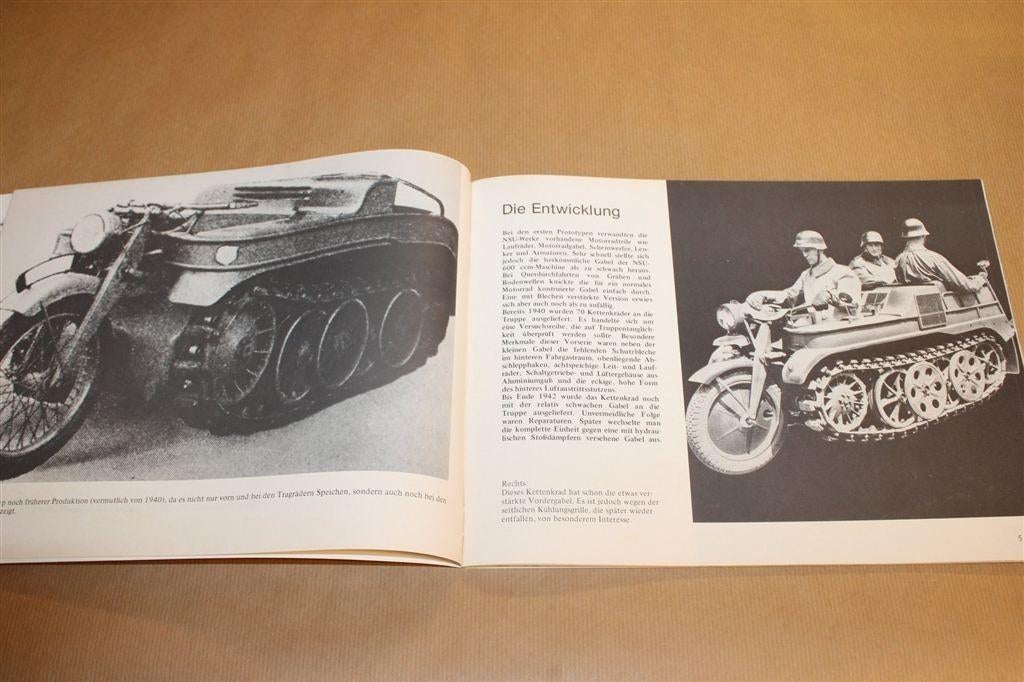 Kettenkrad HK-101 — Duitse Rups Motor WOII [DE], Ophalen of Verzenden, Tweede Wereldoorlog, Gelezen, Overige onderwerpen