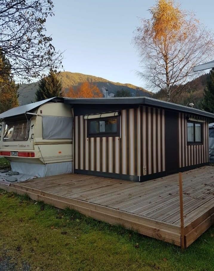 Te koop caravan met houten geïsoleerde voortent en vlonder, Caravans en Kamperen, Stacaravans, tot en met 6, Ophalen