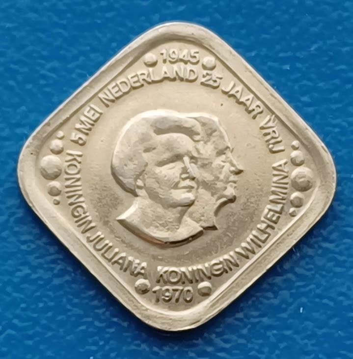 Penning 5 cents 30 jaar Bevrijding, Juliana/Wilhelmina 1975, Postzegels en Munten, Penningen en Medailles, Verzenden, Overige materialen