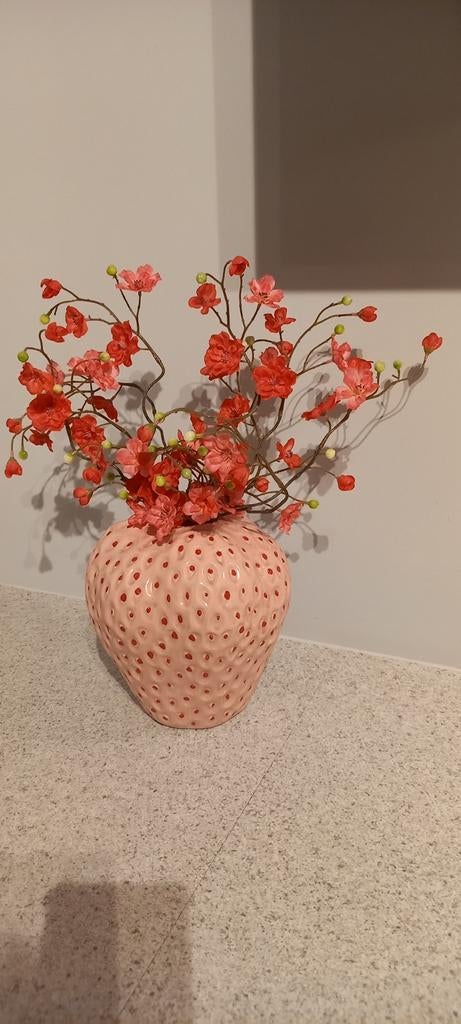 Aardbei vaas met zijde bloemen 45cm hoog, Ophalen, Zo goed als nieuw