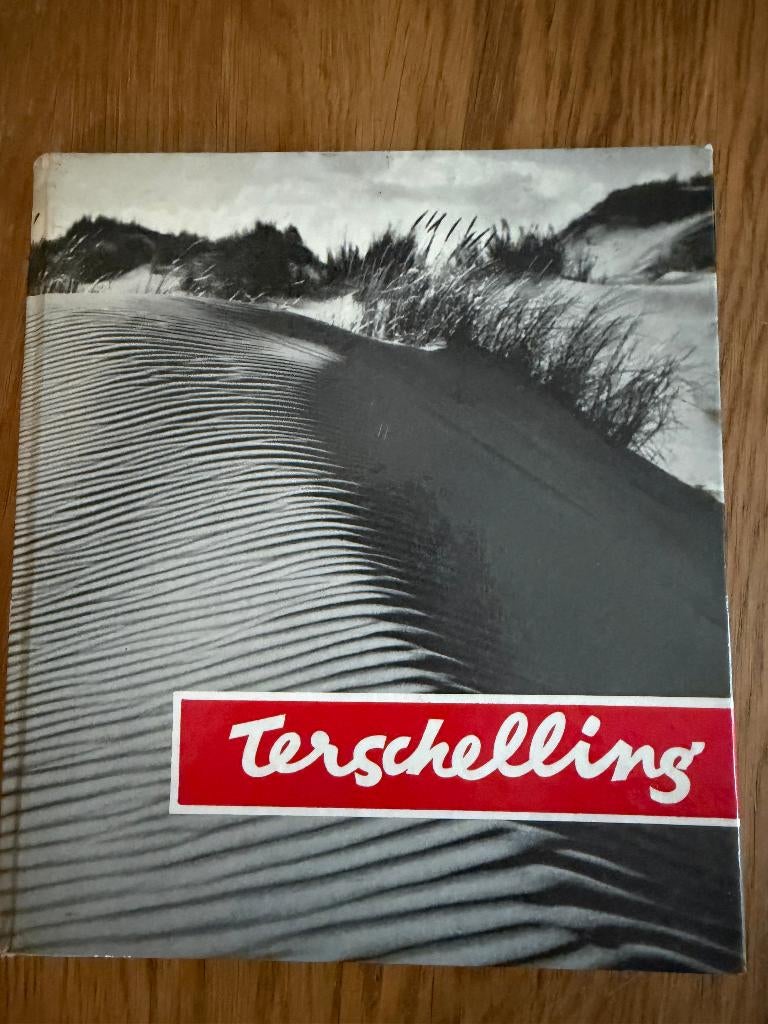 Terschelling - Oud fotoboekje  70er jaren met kaart, Ophalen of Verzenden, 20e eeuw of later, Gelezen