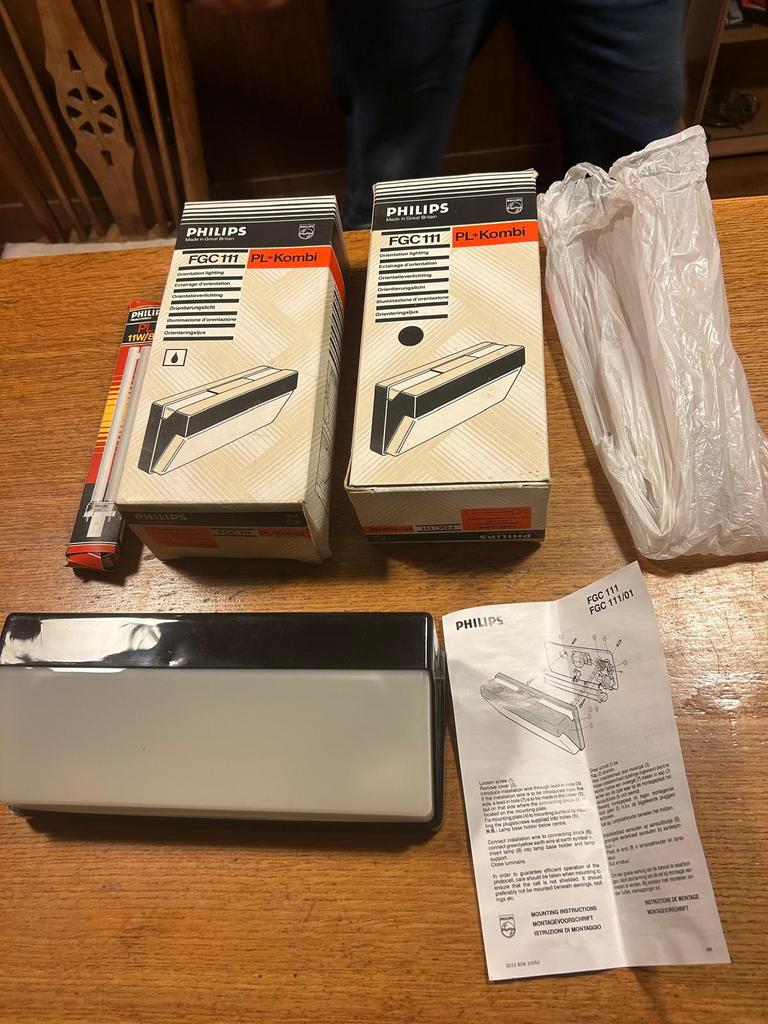 Philips buitenlamp FGC 111, Tuin en Terras, Buitenverlichting, Minder dan 50 watt, Wandlamp, Ophalen of Verzenden, Netvoeding