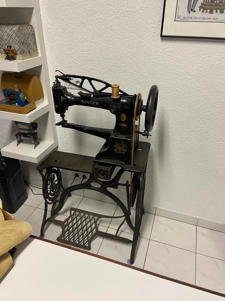 Antieke schoenmakers naaimachine 29 K5, Antiek en Kunst, Antiek | Naaimachines, Ophalen