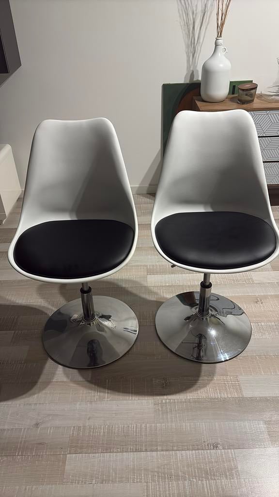 Retro design stoel draaibaar, Wit/Zwart 2 stuks, Ophalen, Twee, Wit, Zo goed als nieuw
