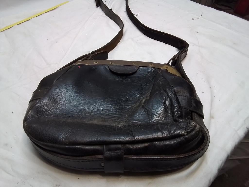 Oude PTT tas met gebruikerssporen, Ophalen of Verzenden, Gebruikt, Zwart, Overige typen