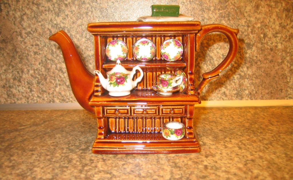 Royal Albert Mini Theepot, Ophalen of Verzenden, Zo goed als nieuw, Overige stijlen, Kop(pen) en/of Schotel(s)