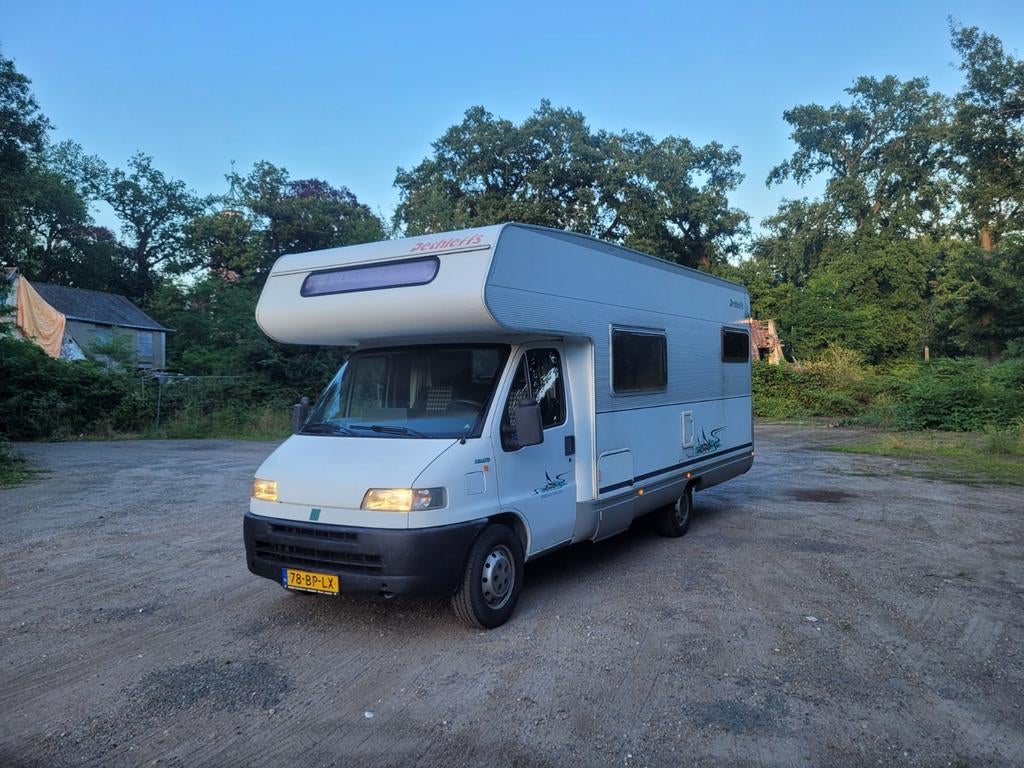 Dethleffs Globetrotter 6 persoons 1999 APK 17-05-2025, Caravans en Kamperen, 7 tot 8 meter, Diesel, Particulier, Dethleffs