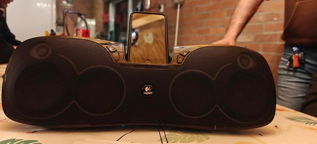 Apple iPod met Logitech S715i Speaker - Zo Goed Als Nieuw, Ophalen of Verzenden, Zo goed als nieuw, Overige typen, Overige merken