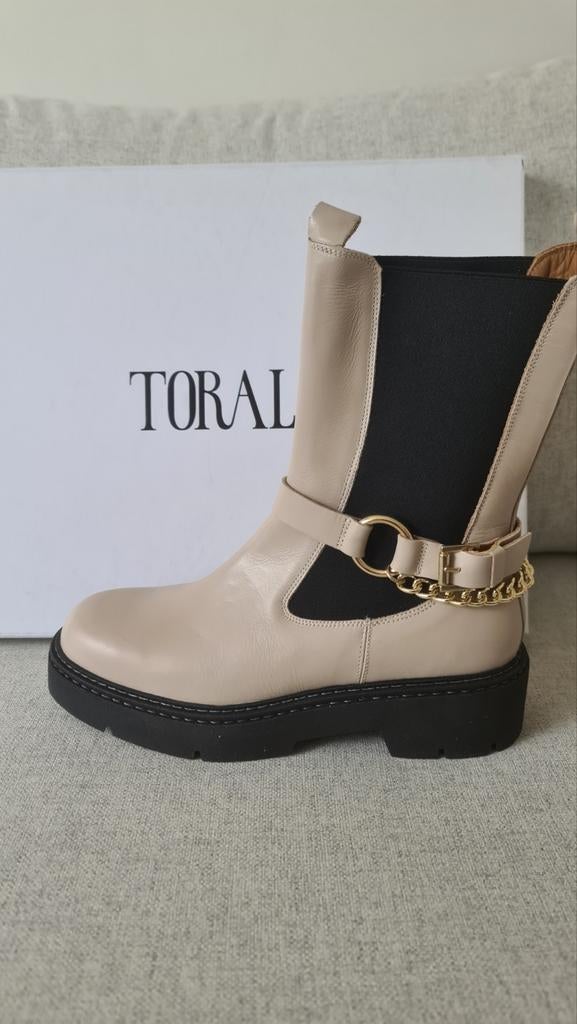 Nieuwe laarzen 41 boots Toral leer beige taupe offwhite, Kleding | Dames, Schoenen, Hoge laarzen, Beige, Nieuw, Ophalen of Verzenden