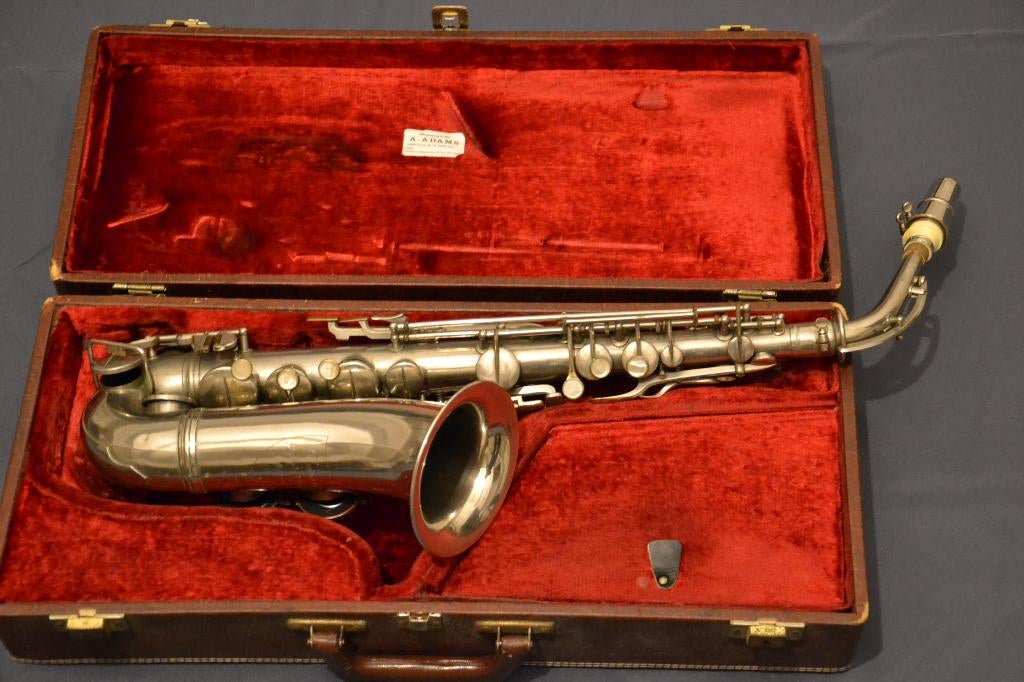 Vintage Dupont Milano alt saxofoon, gereviseerd met Toptones, Ophalen, Gebruikt, Alt, Met koffer