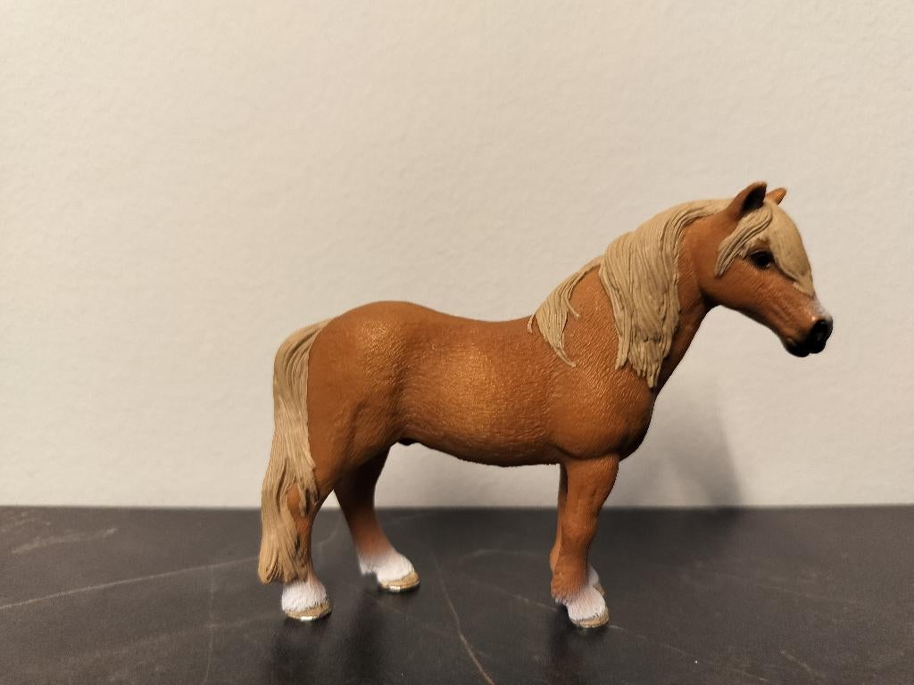 Schleich Dartmoor Hengst, Ophalen of Verzenden, Zo goed als nieuw, Paard, Beeldje of Figuurtje