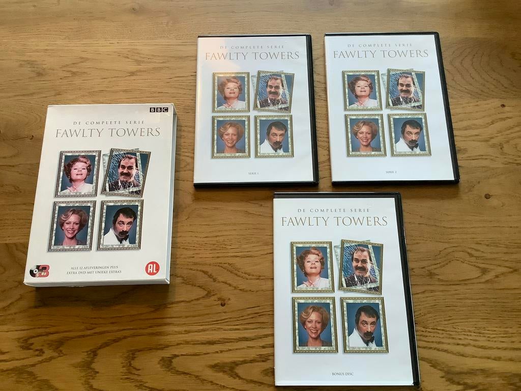 FAWLTY TOWERS, DE COMPLETE SERIE, alle 12 afleveringen., Alle leeftijden, Ophalen of Verzenden, Zo goed als nieuw