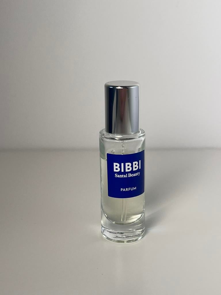 Santal Beauty Eau de Parfum 7ml (out of 10ml), Sieraden, Tassen en Uiterlijk, Uiterlijk | Parfum, Ophalen of Verzenden, Zo goed als nieuw