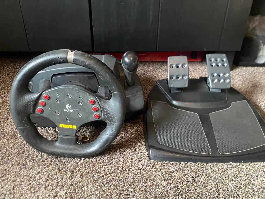 Logitech MOMO Racing Force Feedback Stuur – PC, Ophalen of Verzenden, Gebruikt