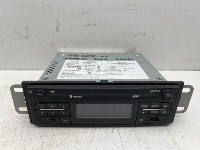 Radio van een Renault Trafic, Gebruikt, -, Renault, -