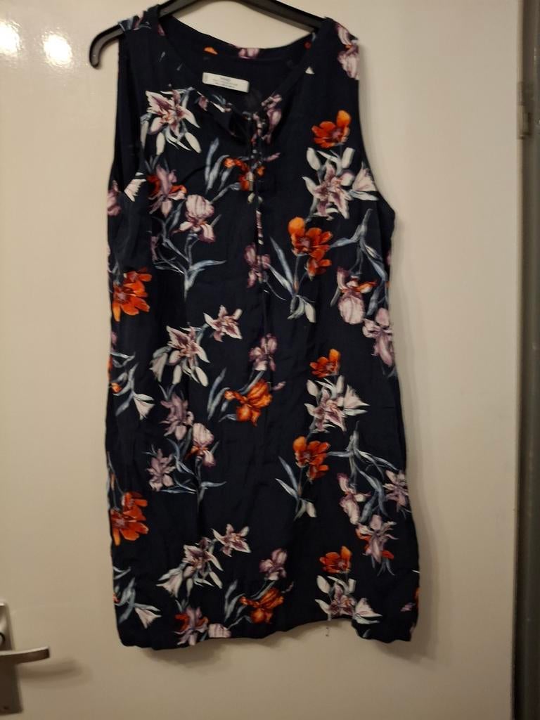 Maat L merk mng, Kleding | Dames, Ophalen of Verzenden, Zo goed als nieuw, Maat 42/44 (L), Onder de knie