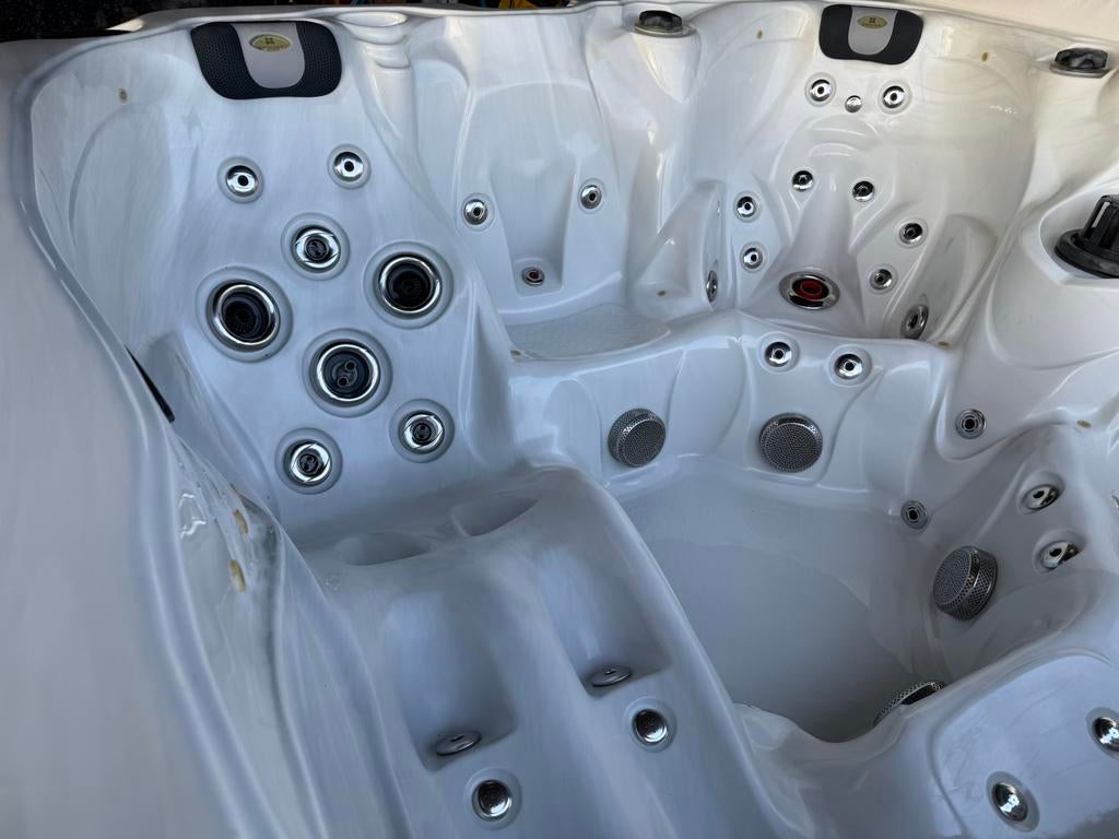 Jacuzzi gebruikt Passion Spa Solace 5-pers incl cover, 4011 GM, Passion Spa, Zo goed als nieuw, Verzenden