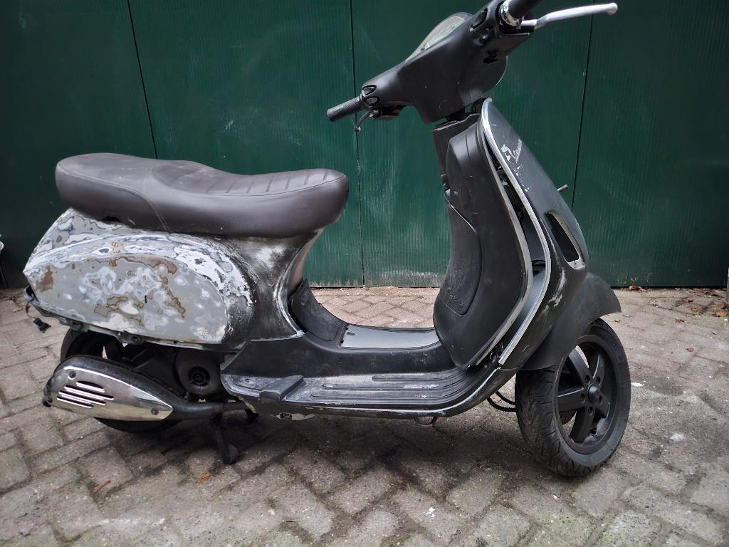 Vespa S / Vespa LX frame zonder kenteken / Onderdelen, Fietsen en Brommers, Brommeronderdelen | Scooters, Frame, Frame, S, Ophalen of Verzenden