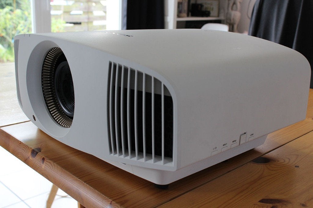 sony vpl-vw590 ultra hd 4k hdr beamer top, Audio, Tv en Foto, Beamers, Ophalen, Zo goed als nieuw, LCOS, Ultra HD (4K)