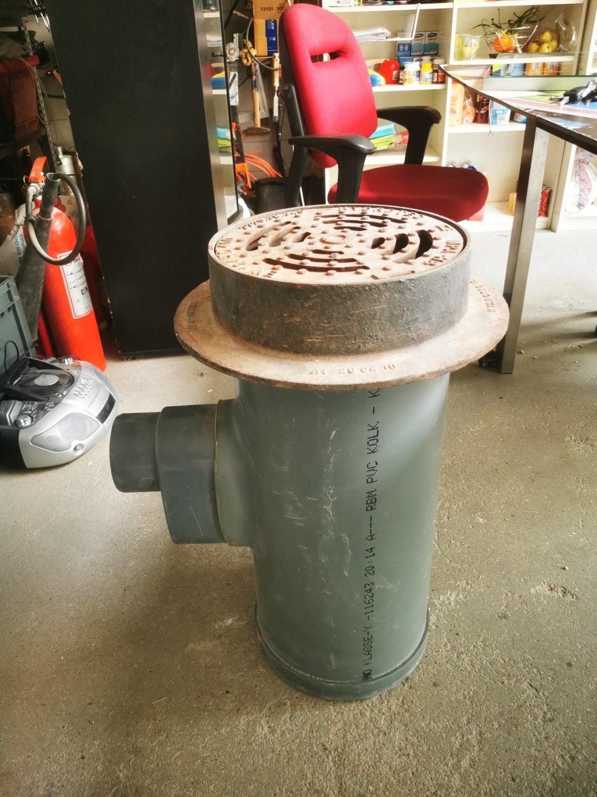 Nieuwe gietijzeren straatkolk klasse Y rond met stankslot, Ophalen, Nieuw, Minder dan 2 meter, 80 mm of meer
