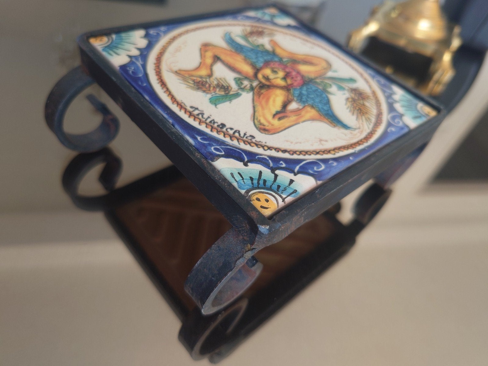 Decoratieve onderzetter met Siciliaanse Trinacria, Ophalen of Verzenden