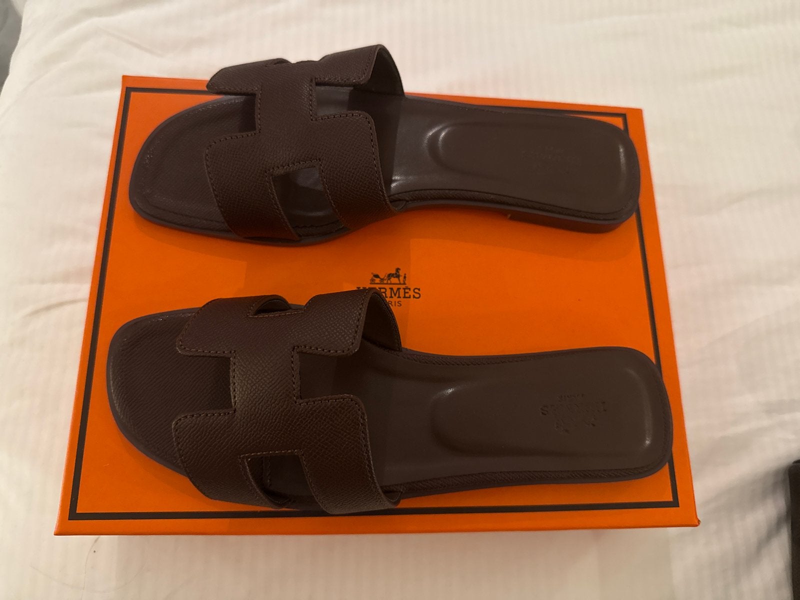 Hermès Oran Sandalen - Bruin 39, Bruin, Zo goed als nieuw, Sandalen of Muiltjes, Ophalen of Verzenden