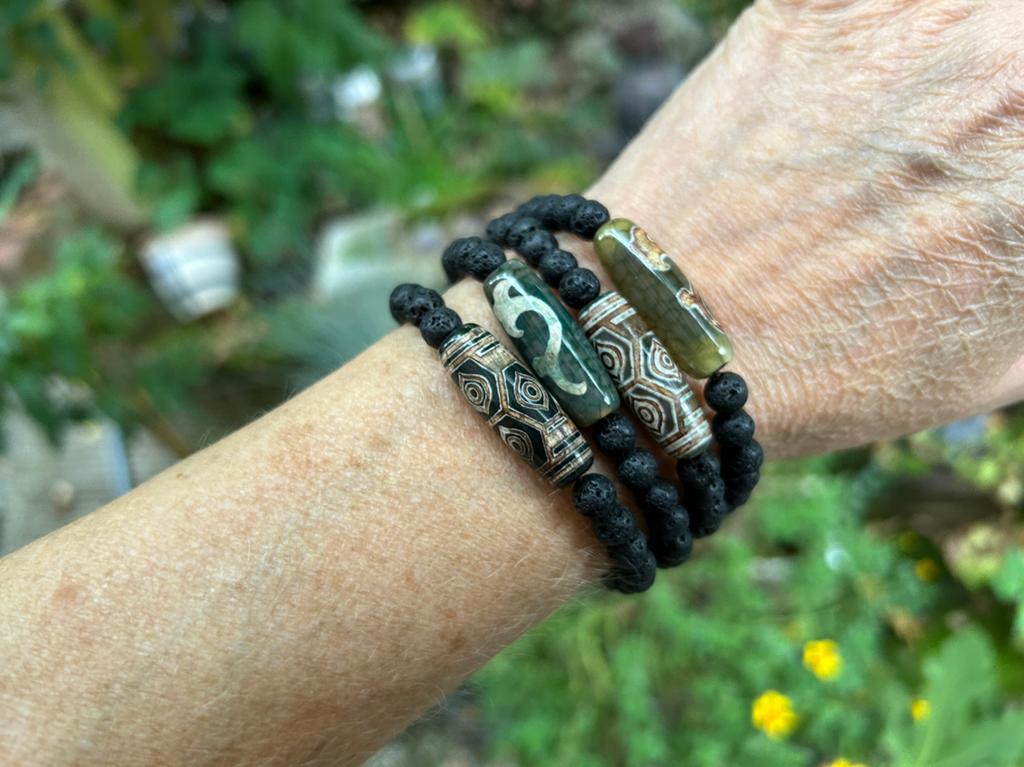 Prachtige verstelbare Lava armband met Dzi kraal., Ophalen of Verzenden, Nieuw, Overige materialen
