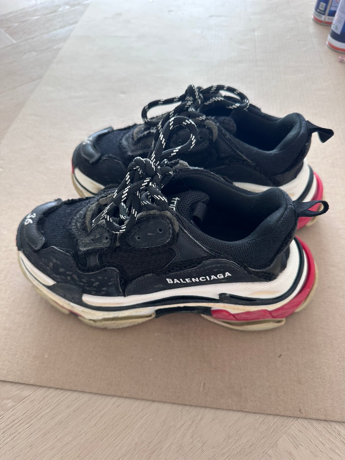 Balenciaga Triple S, Kleding | Dames, Schoenen, Ophalen of Verzenden, Zo goed als nieuw, Zwart, Sneakers of Gympen