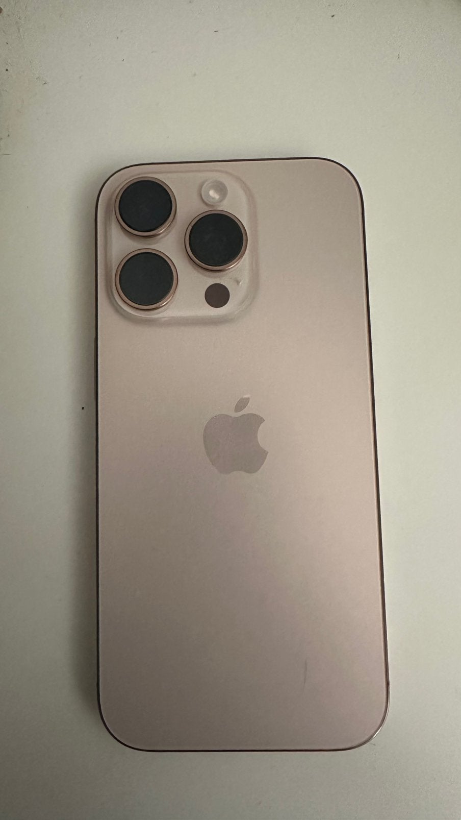 iPhone 16 Pro 128 GB Desert Titanium  Nieuwstaat, 128 GB, Zo goed als nieuw, Zonder simlock, Goud