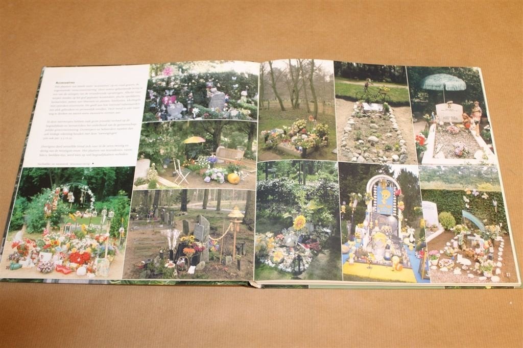 De Laatste Tuin — Ontwerp en Beheer van Begraafplaatsen, Boeken, Ophalen of Verzenden, Zo goed als nieuw, Architecten