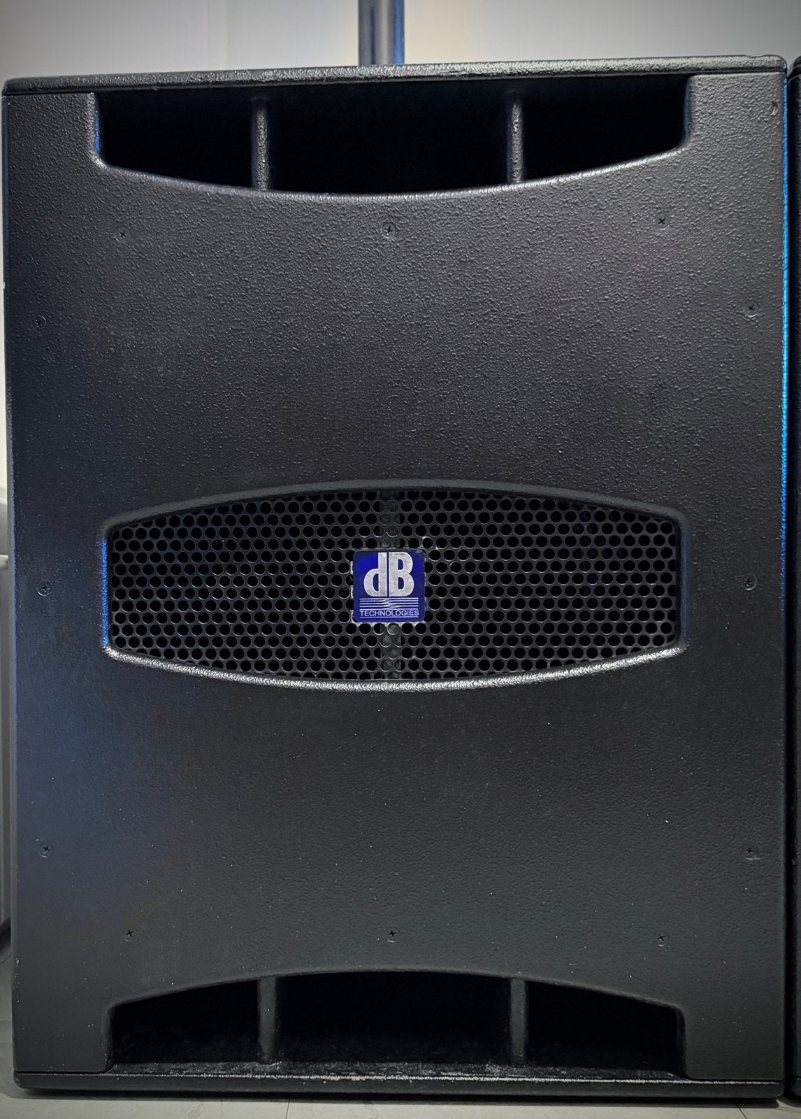 dBTechnologies SUB 18D – 134db SPL 2800 Watt actieve 18” RCF, Gebruikt, Subwoofer, Ophalen of Verzenden, Basreflex