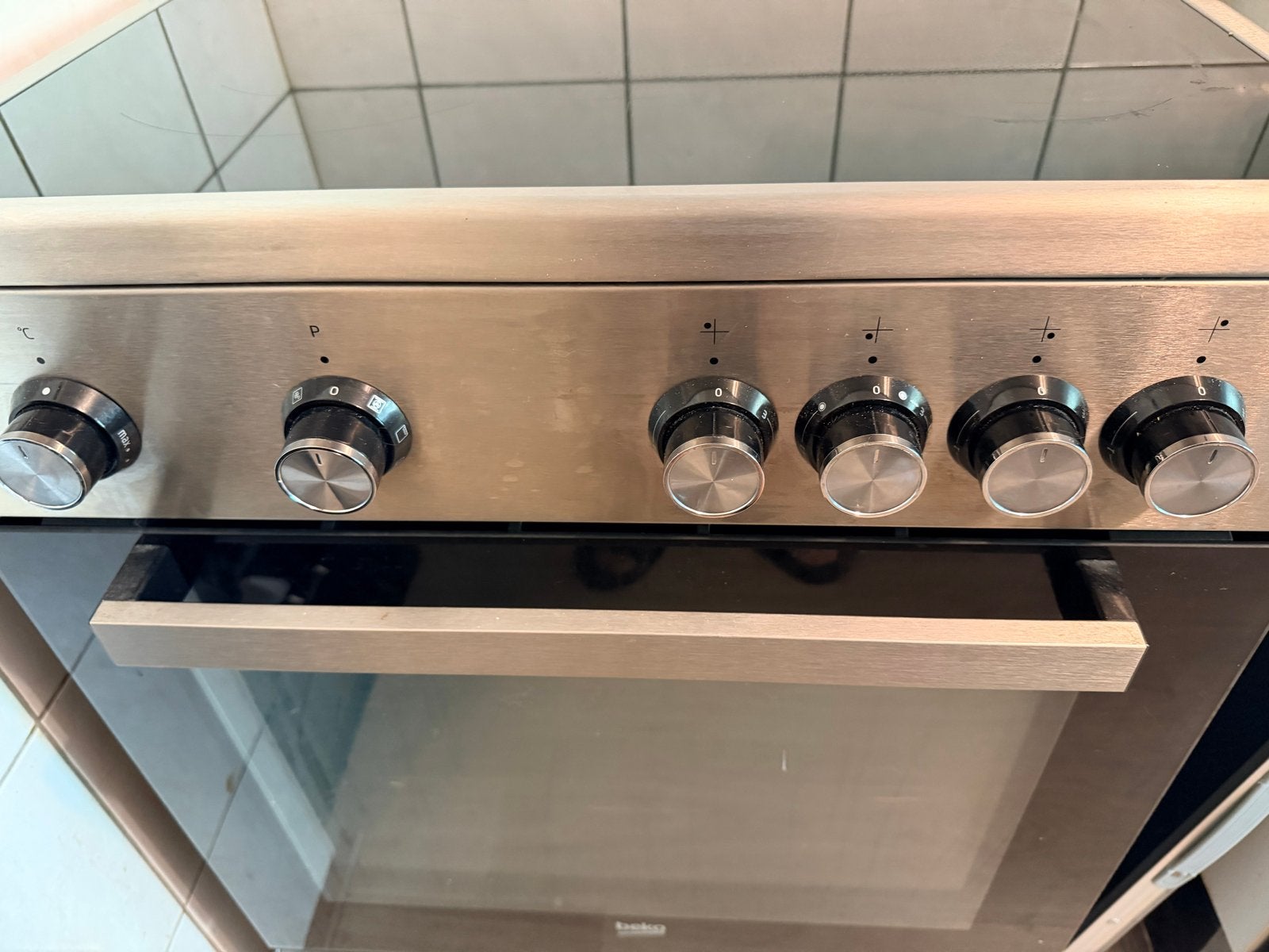Beko FSM67010GX Vrijstaand Keramisch Fornuis A-klasse, Ophalen, Gebruikt, Keramisch, Energieklasse A of zuiniger