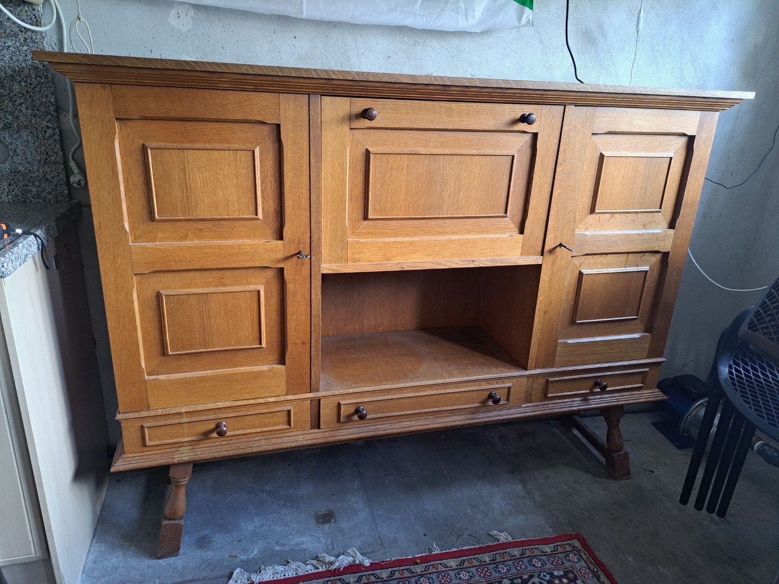 Houten dressoir met lades en kasten, Ophalen