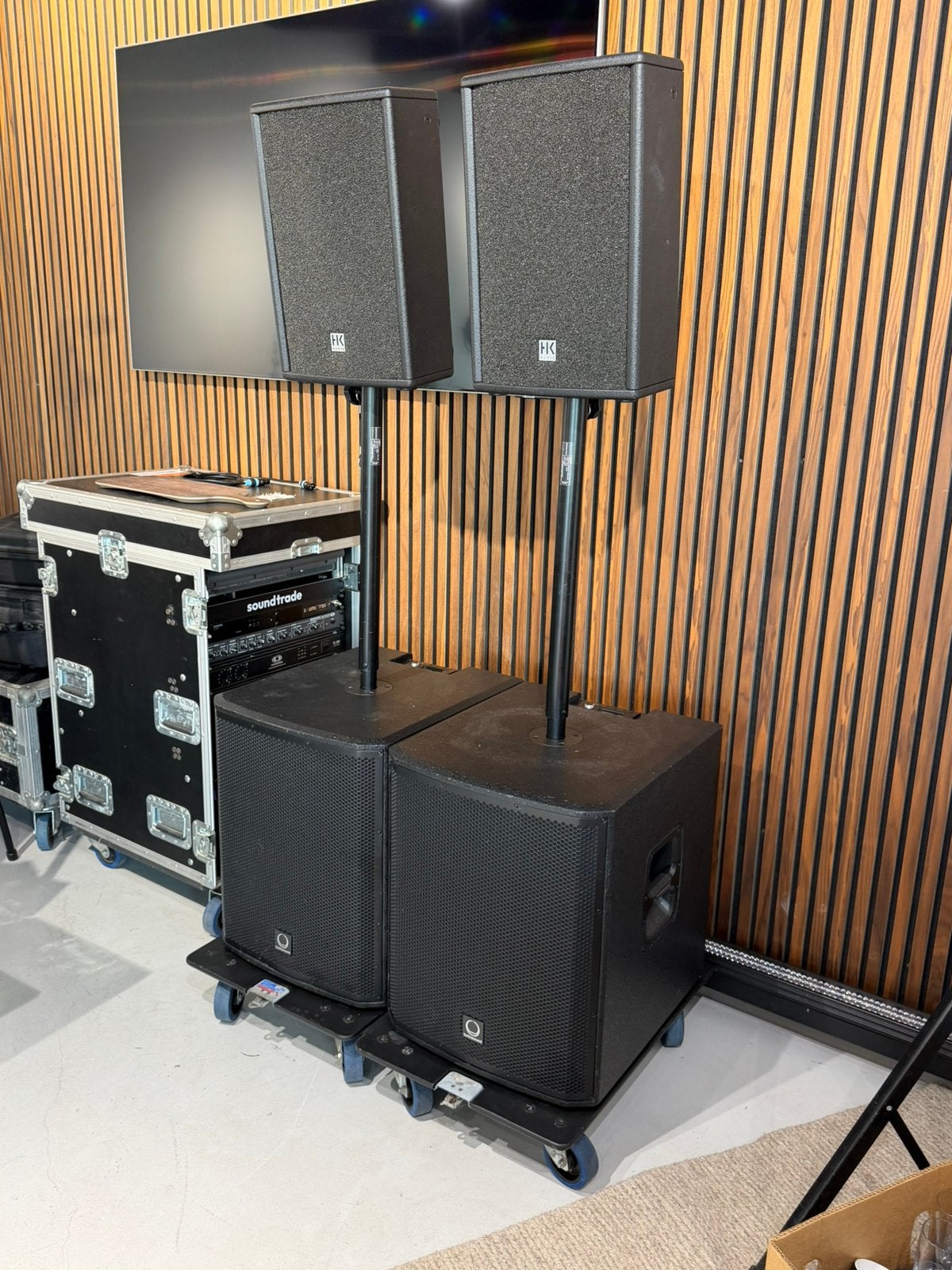 Turbosound & HK Audio actieve set (bluetooth), Audio, Tv en Foto, Luidsprekers, Subwoofer, Geen, Geen, Zo goed als nieuw