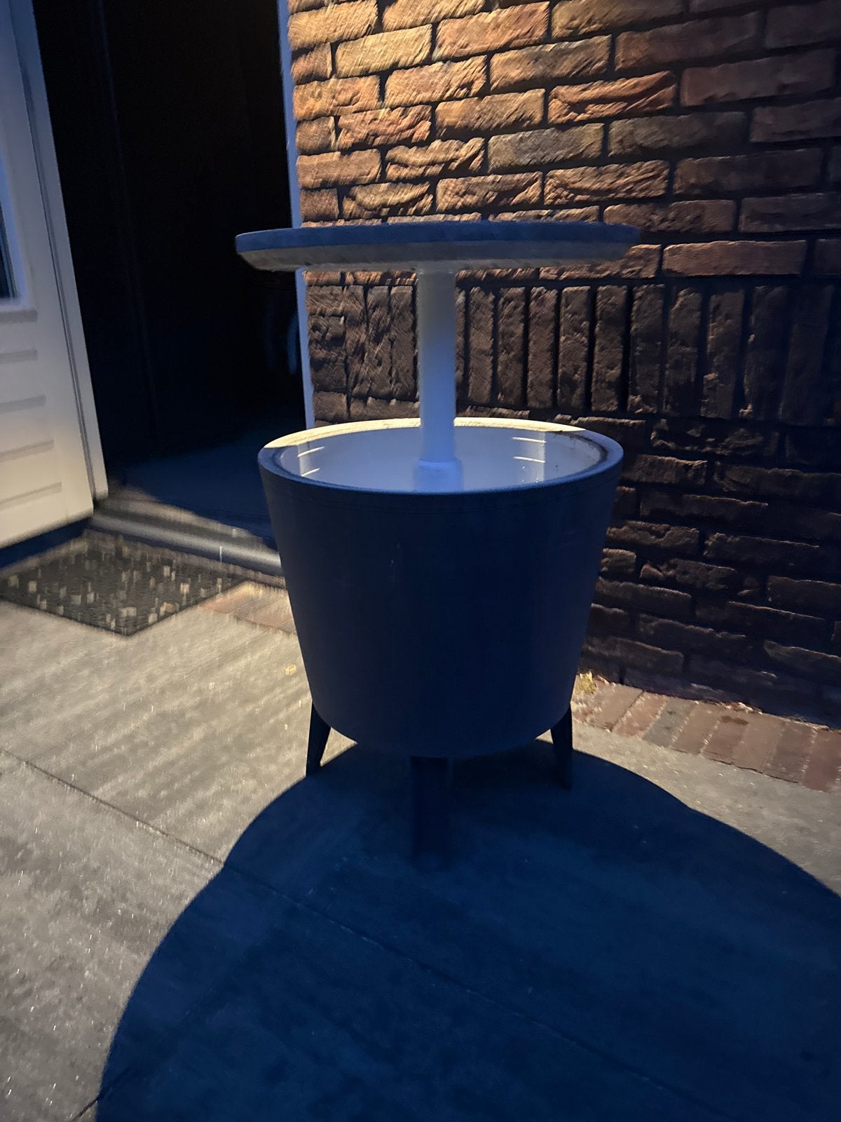 Keter Coolbar Party Tafel 30 Liter, Ophalen, Gebruikt, Rond, Kunststof