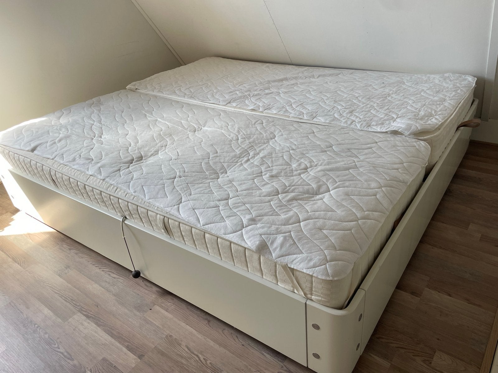 Auping Tweepersoonsbed, verstelbare spiraal en matrassen, Ophalen, Wit, Tweepersoons, 180 cm