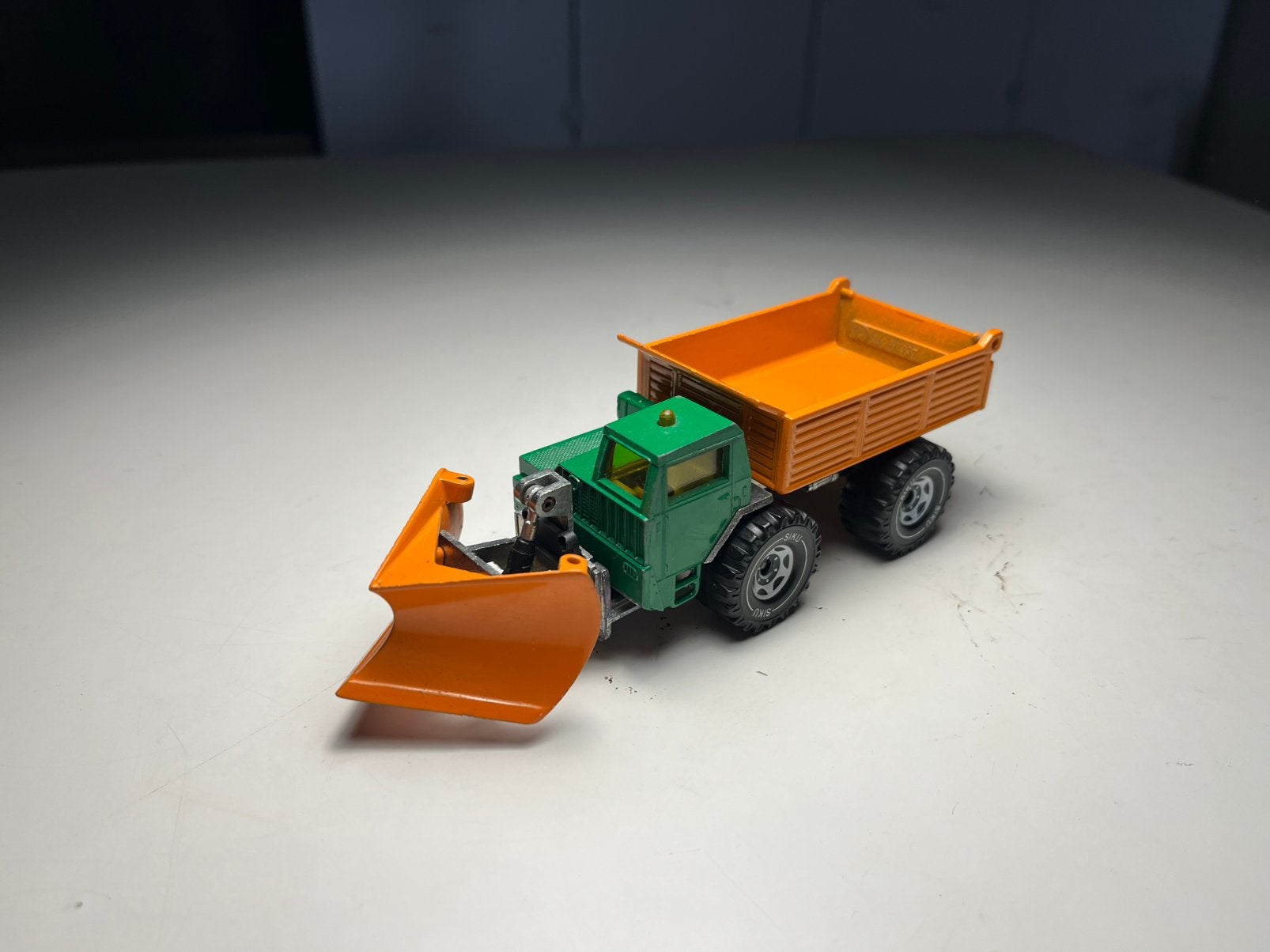 Siku - Faun Snow Plough - Schaal 1:50, Hobby en Vrije tijd, Ophalen of Verzenden, Zo goed als nieuw, Bus of Vrachtwagen, SIKU