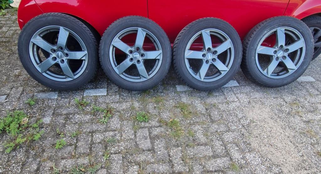 16 inch volkswagen polo gti velgen met alle seizoen banden, Auto-onderdelen, 16 inch, Zomerbanden, 185 mm, Ophalen of Verzenden