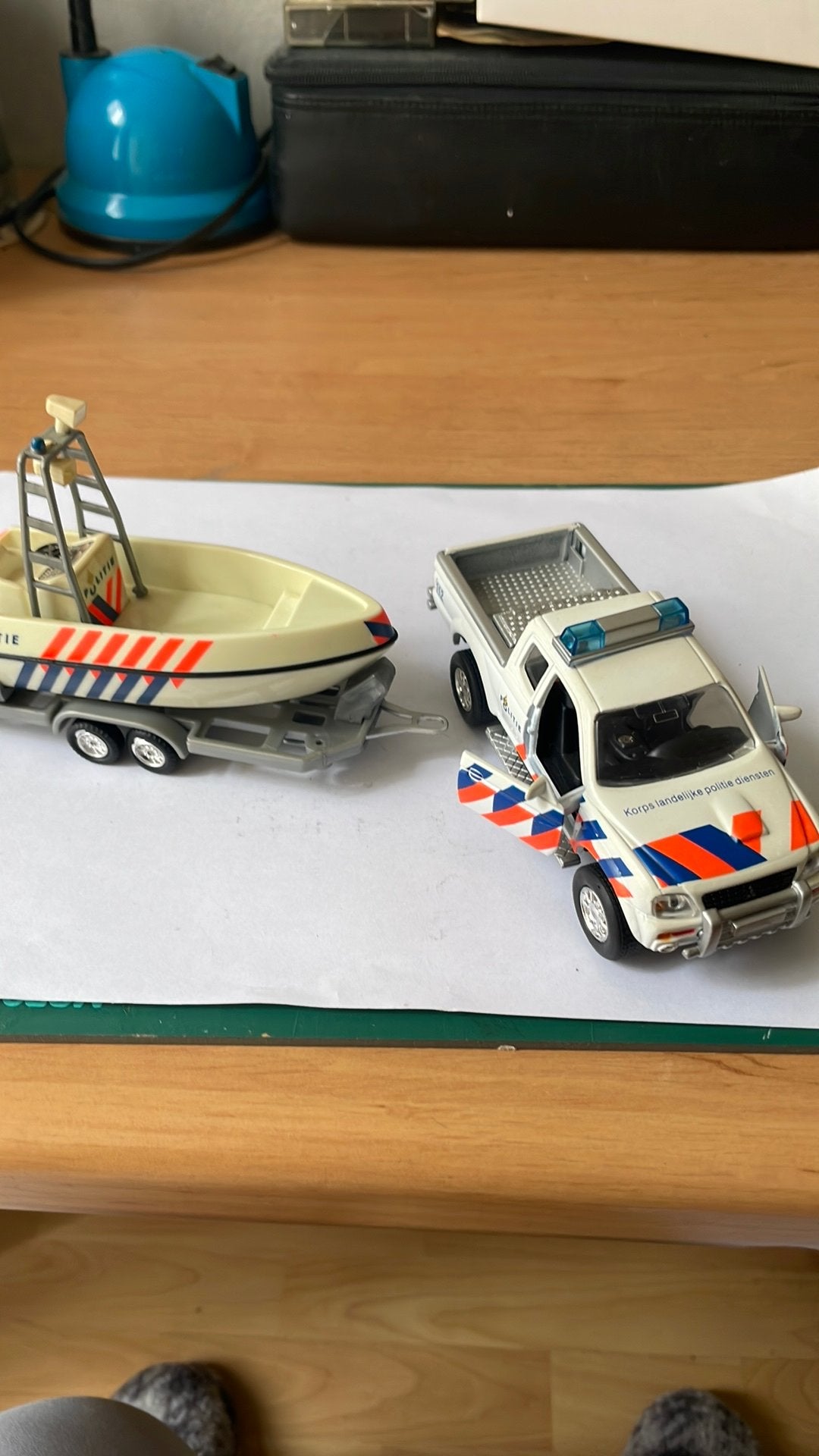 Politie terrein wagen met boot trailer, Ophalen of Verzenden, Zo goed als nieuw, Bus of Vrachtwagen, Overige merken