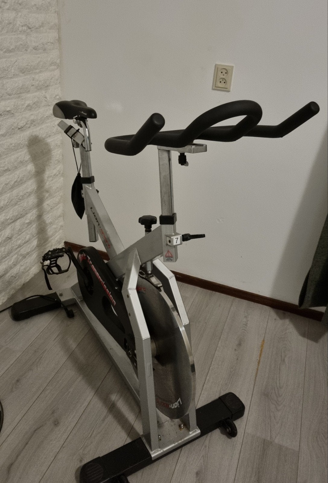 Lion-Sport Spinningfiets - Zo goed als nieuw, Sport en Fitness, Fitnessapparatuur, Ophalen, Nieuw, Metaal, Buik
