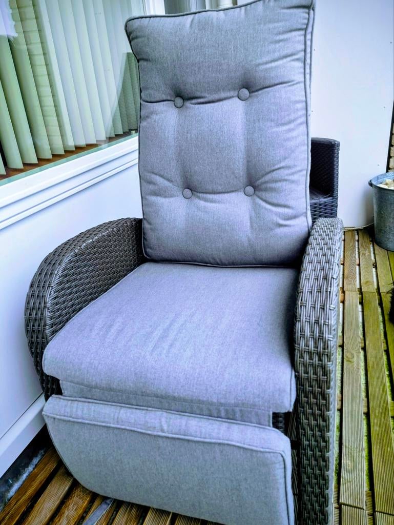 Rieten relaxstoel voor balkon of tuin, Ophalen
